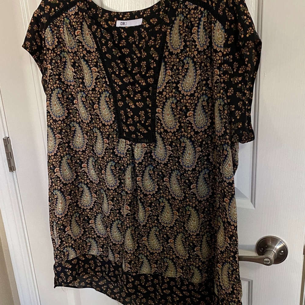 DR2 Black Paisley Short Sleeve Tunic Top